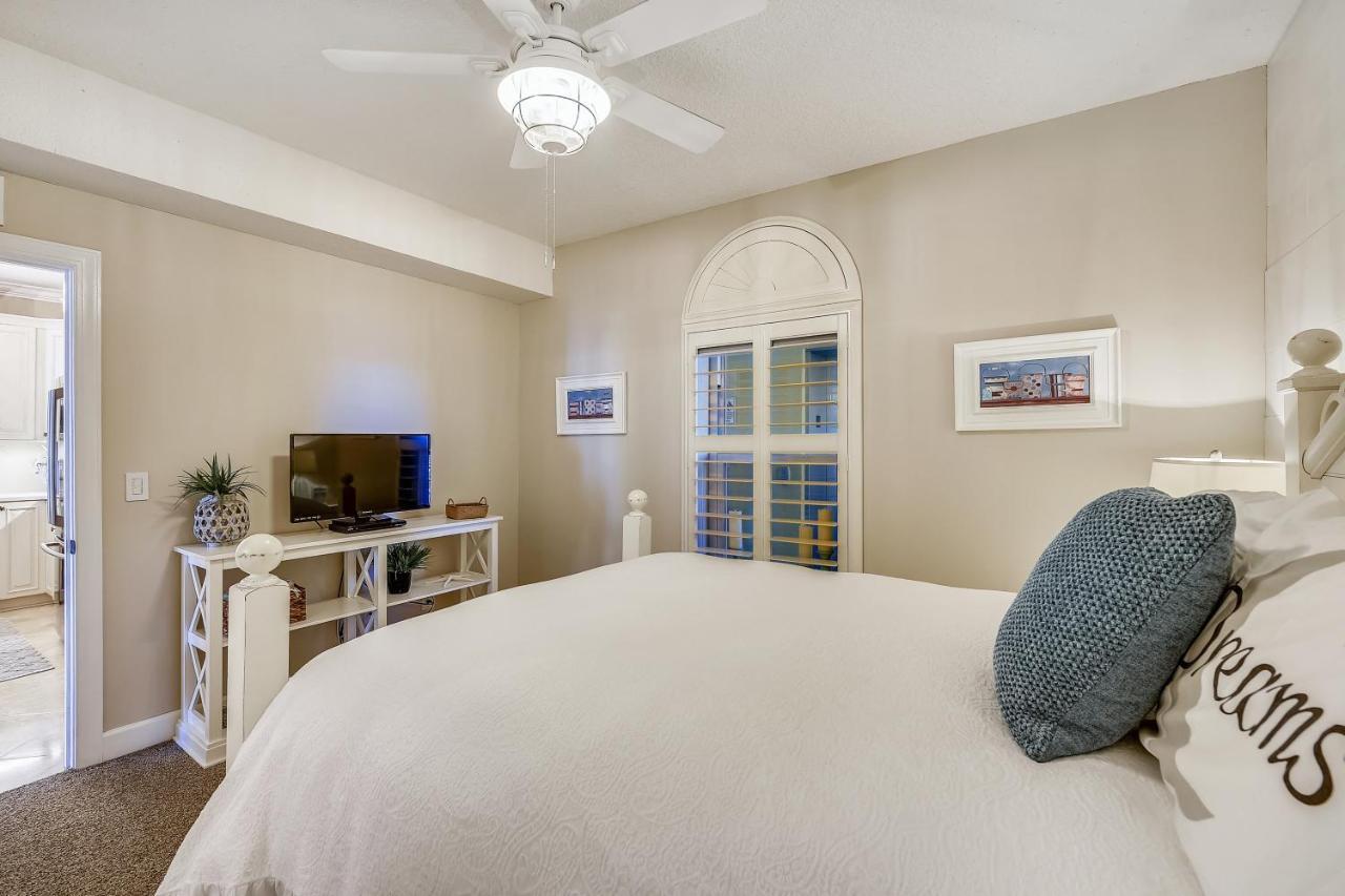 Tropic Winds Condominium #1405 By Book That Holiday home Panama City Beach